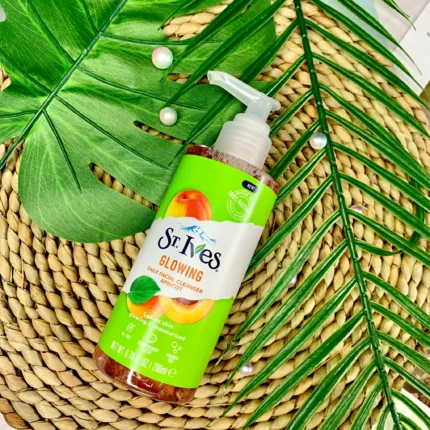 Glowing Daily Facial Cleanser 200 ml